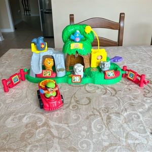 Vintage 2001 Mattel Little People Animal Sounds Zoo (77949) Complete Set